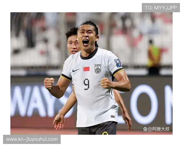 足球场上的怪异球风之王他因独特风格成为球迷热议焦点